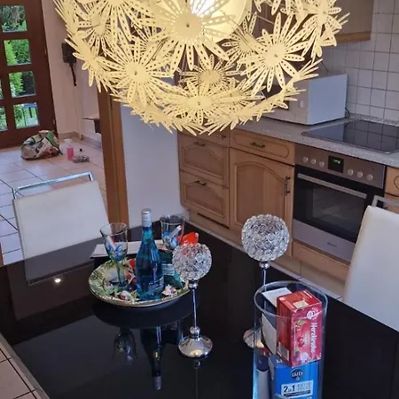 Haushaelfte Am Stadtrand