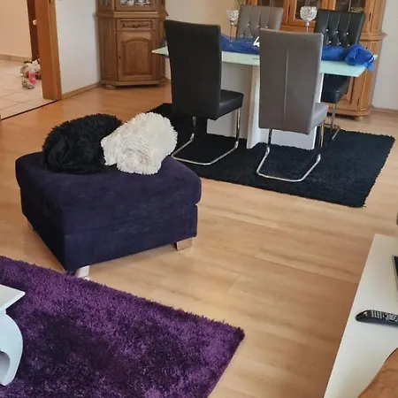 Haushaelfte Am Stadtrand Apartment