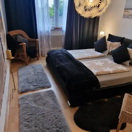 Haushaelfte Am Stadtrand