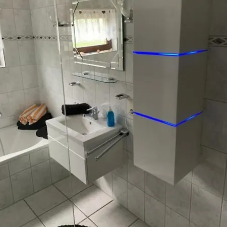 Διαμέρισμα Haushaelfte Am Stadtrand Βίλχελμσχαφεν