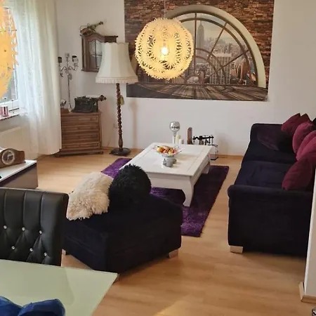Haushaelfte Am Stadtrand Apartment