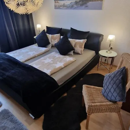 Haushaelfte Am Stadtrand Apartment *