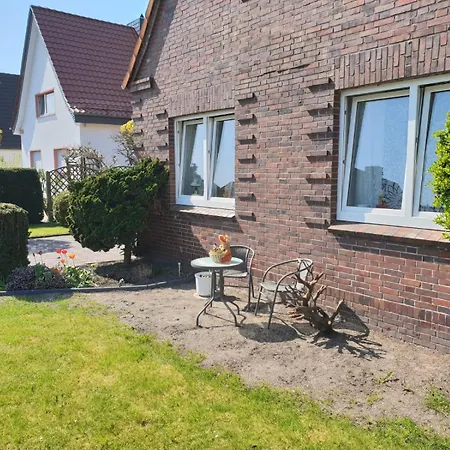 Haushaelfte Am Stadtrand